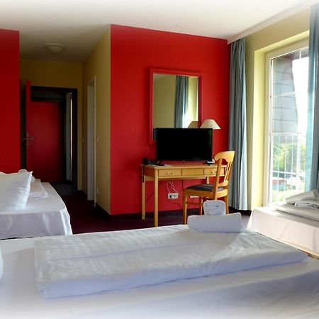 Hotel Lindenberger Hof Аренсфельде Экстерьер фото