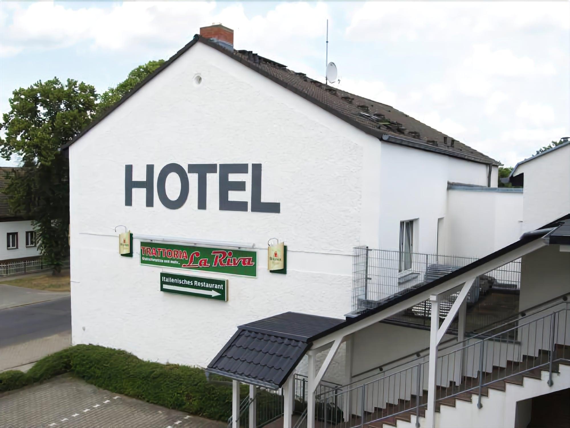 Hotel Lindenberger Hof Аренсфельде Экстерьер фото